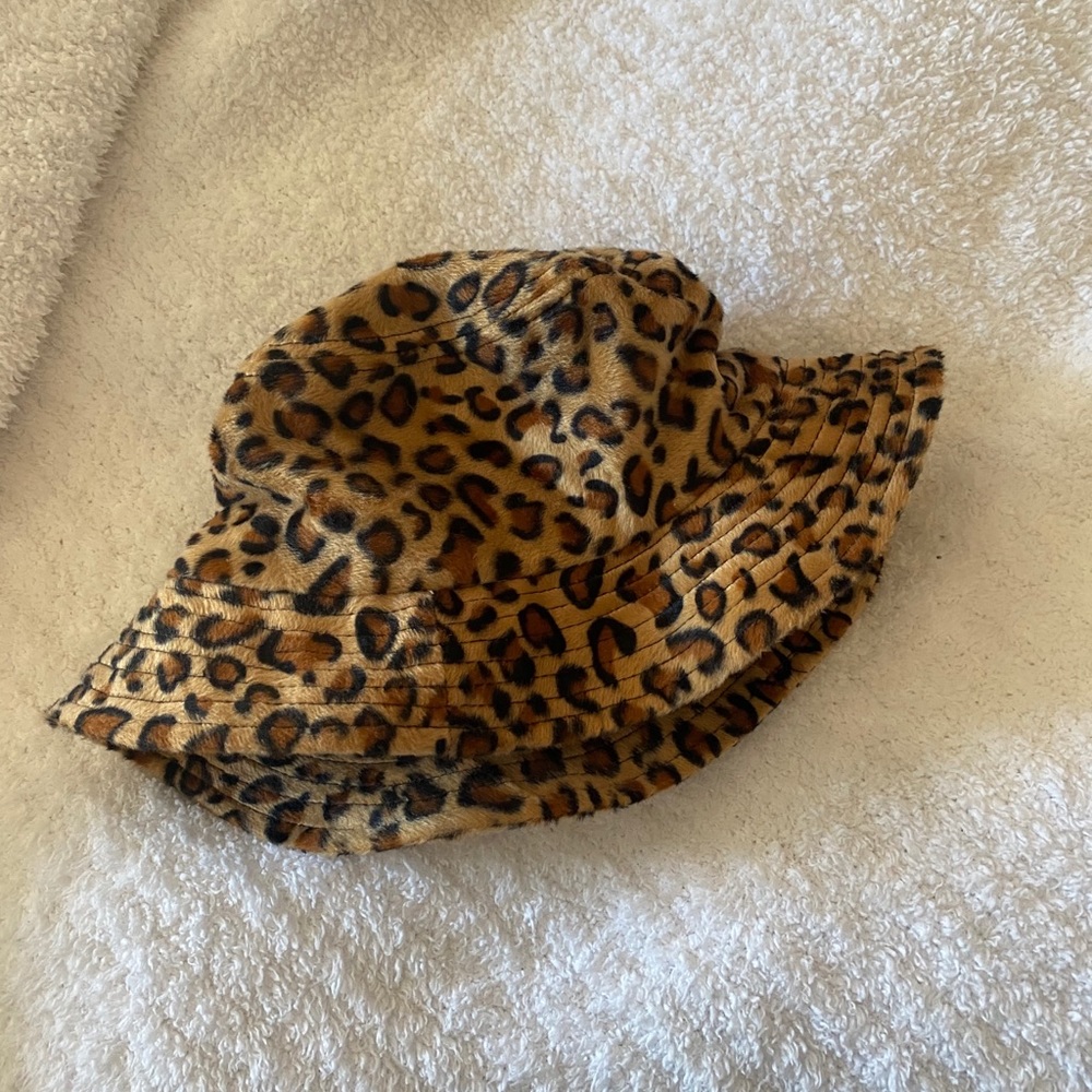Leopard print Bucket Hat Duo